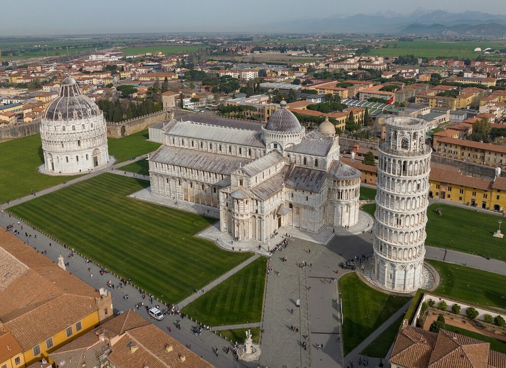 Piazza dei miracoli di Pisa