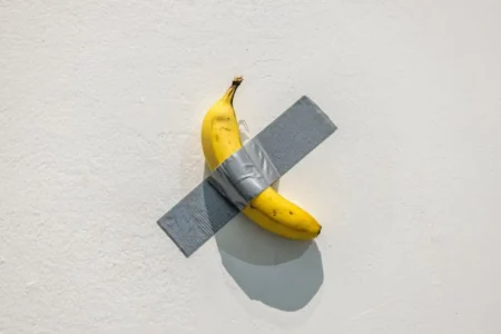 5 curiosità su Maurizio Cattelan