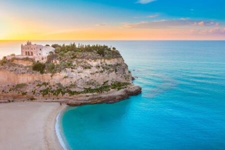 Tropea: cosa c'è davvero dietro il borgo più fotografato della Calabria