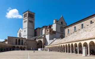 Assisi città d'arte: guida alla Basilica di San Francesco e a Giotto