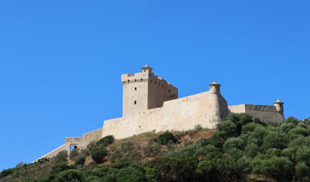Cagliari città d'arte: guida al quartiere Castello e ai bronzetti nuragici