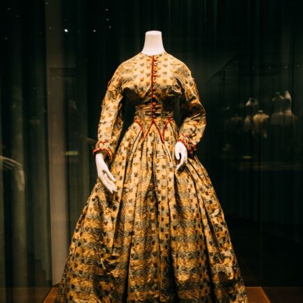 Dalí e la moda a Palazzo Reale: la mostra di Milano