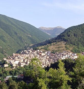 Veduta di Scanno, in provincia dell'Aquila, tra i Monti Marsicani