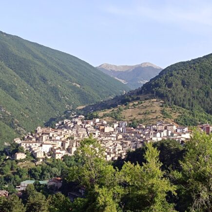 Veduta di Scanno, in provincia dell'Aquila, tra i Monti Marsicani