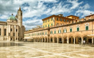 Ascoli Piceno città d'arte: guida alla Piazza del Popolo e al Crivelli