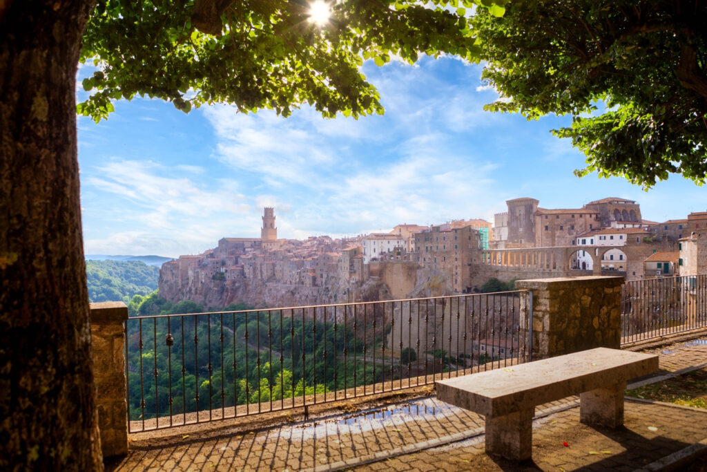 Pitigliano città d'arte al tramonto